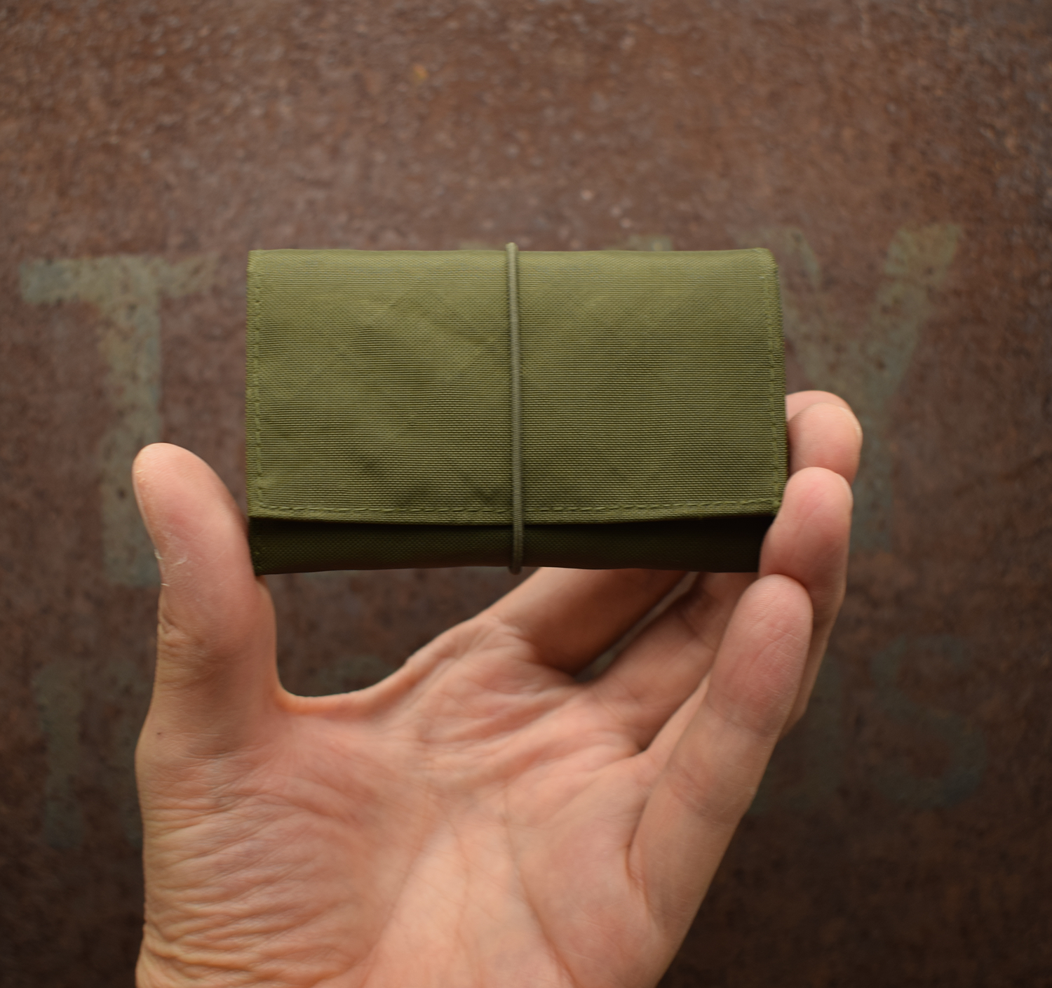 in2wallet. Olive (olive)